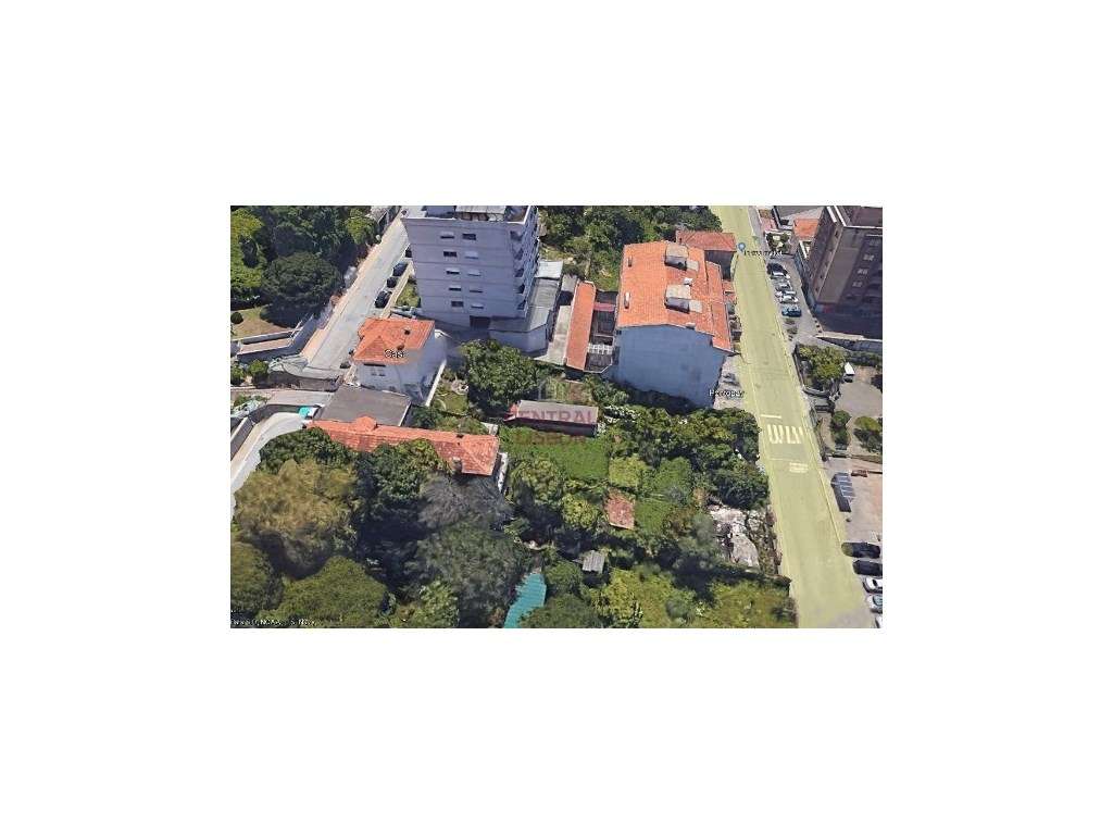 Terreno urbano possibilidade construção 2 frentes - R. Soares dos R... - Grande imagem: 4/15