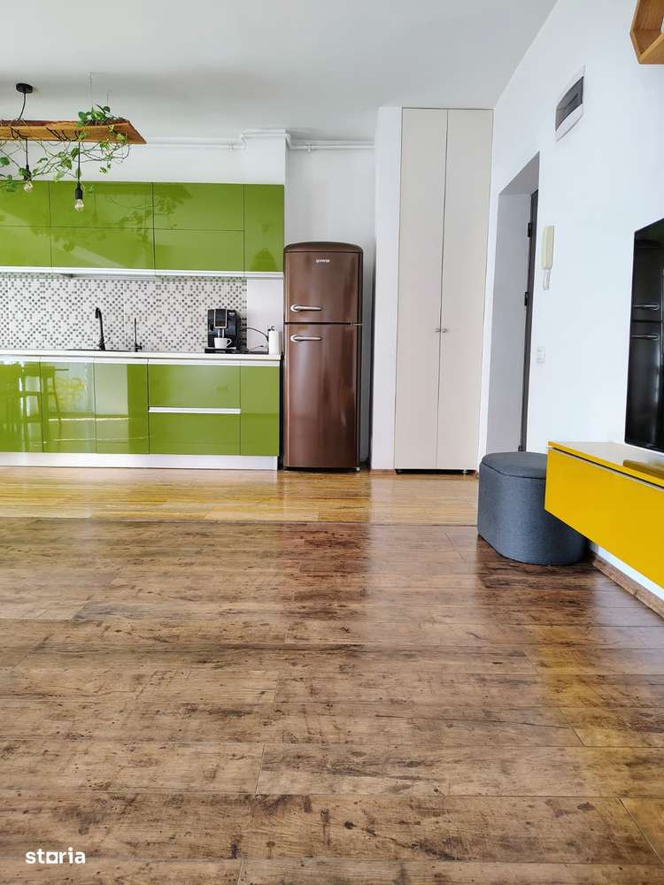 Tomis plus , bloc cu lift si boxa-0