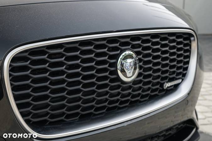 Jaguar XE 2.0 P250 R-Dynamic S - 6