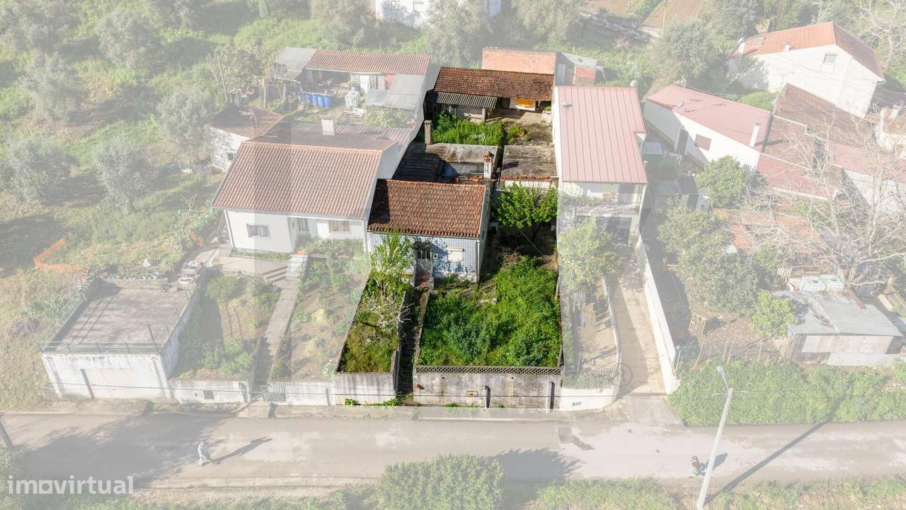 Moradia T3 para reabilitar a 10min de Coimbra - Grande imagem: 5/36