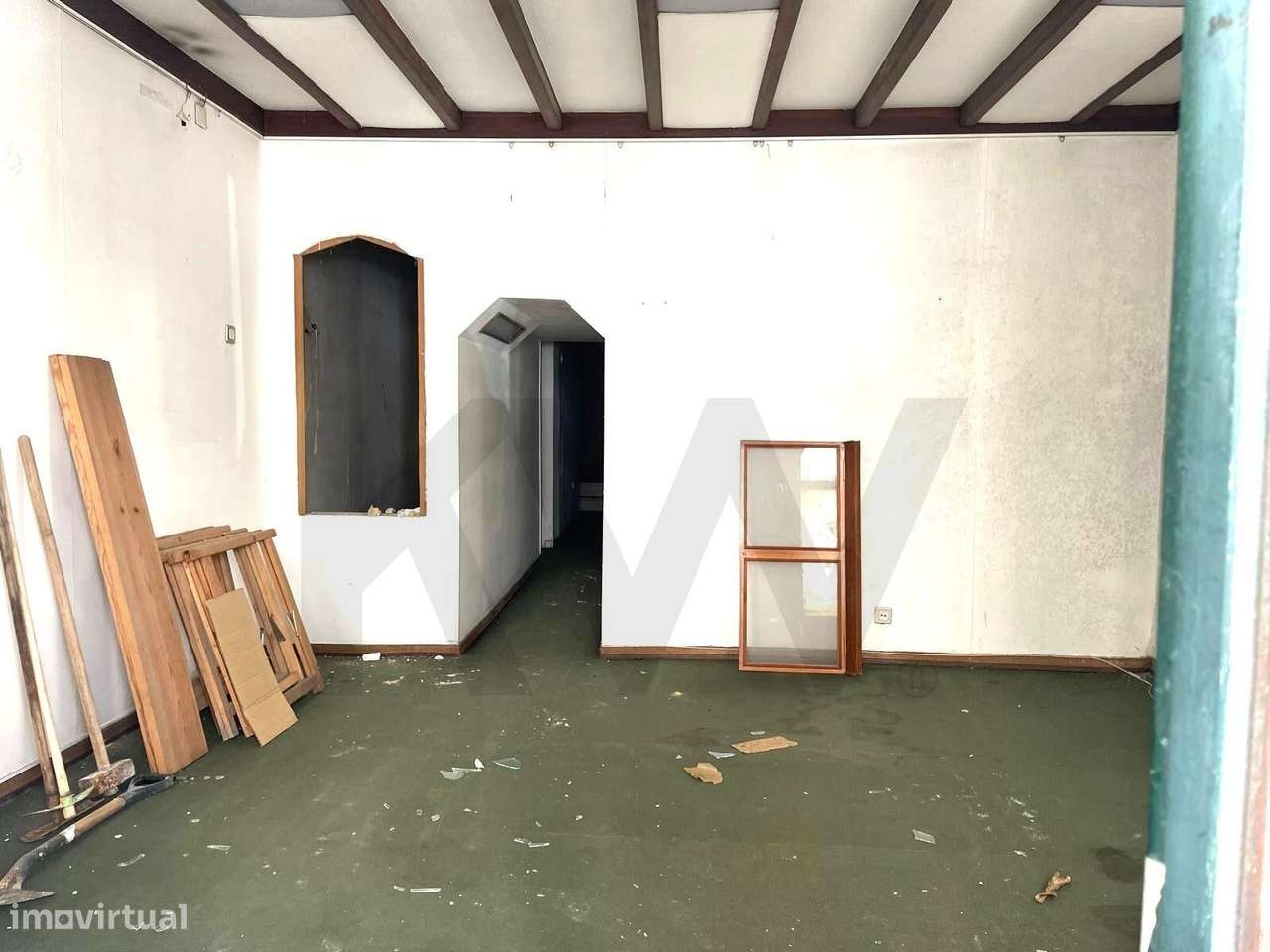 LOJA COM POTENCIAL PARA APARTAMENTO T2 - SÃO BENTO,  ESTRELA, LISBOA - Grande imagem: 3/15