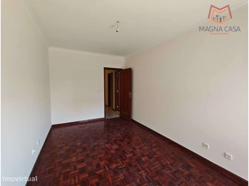Apartamento T2 com Parqueamento em Algueirão-Mem Martins.-10