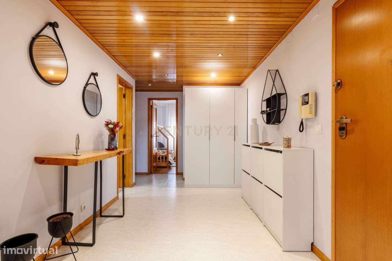 T2 Renovado | 2 WC Novas | 106 m² | Parqueamento + Arrecadação | Eleva-19