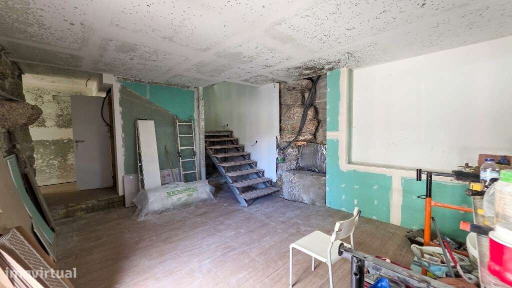 Moradia Ind. V4 p/ concluir c/ piscina - Pinheiro-19