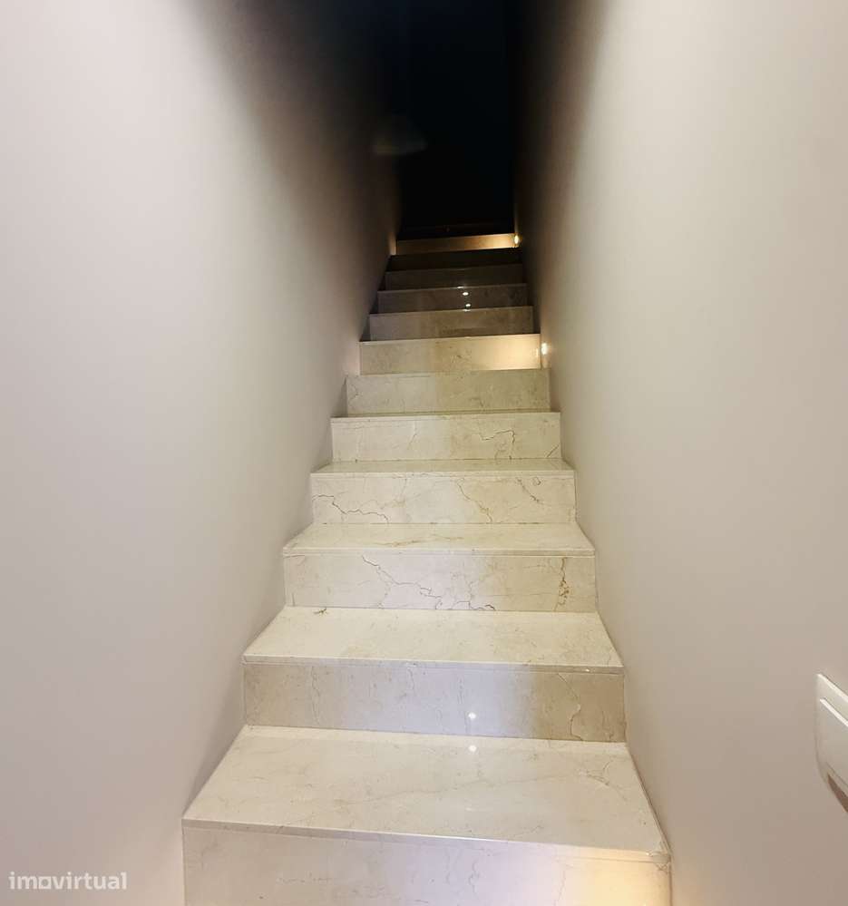 Moradia 3 frentes 200m praia-23