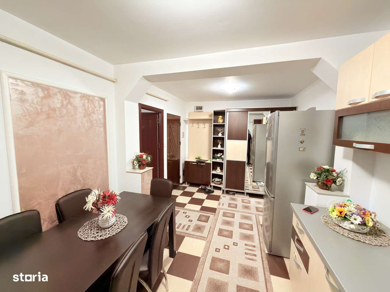 Apartament complet renovat foarte spatios Piata Mare-8