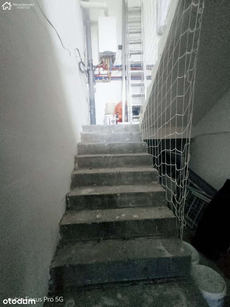 Dom -  idealny zarówno do zamieszkania, jak i prow-13