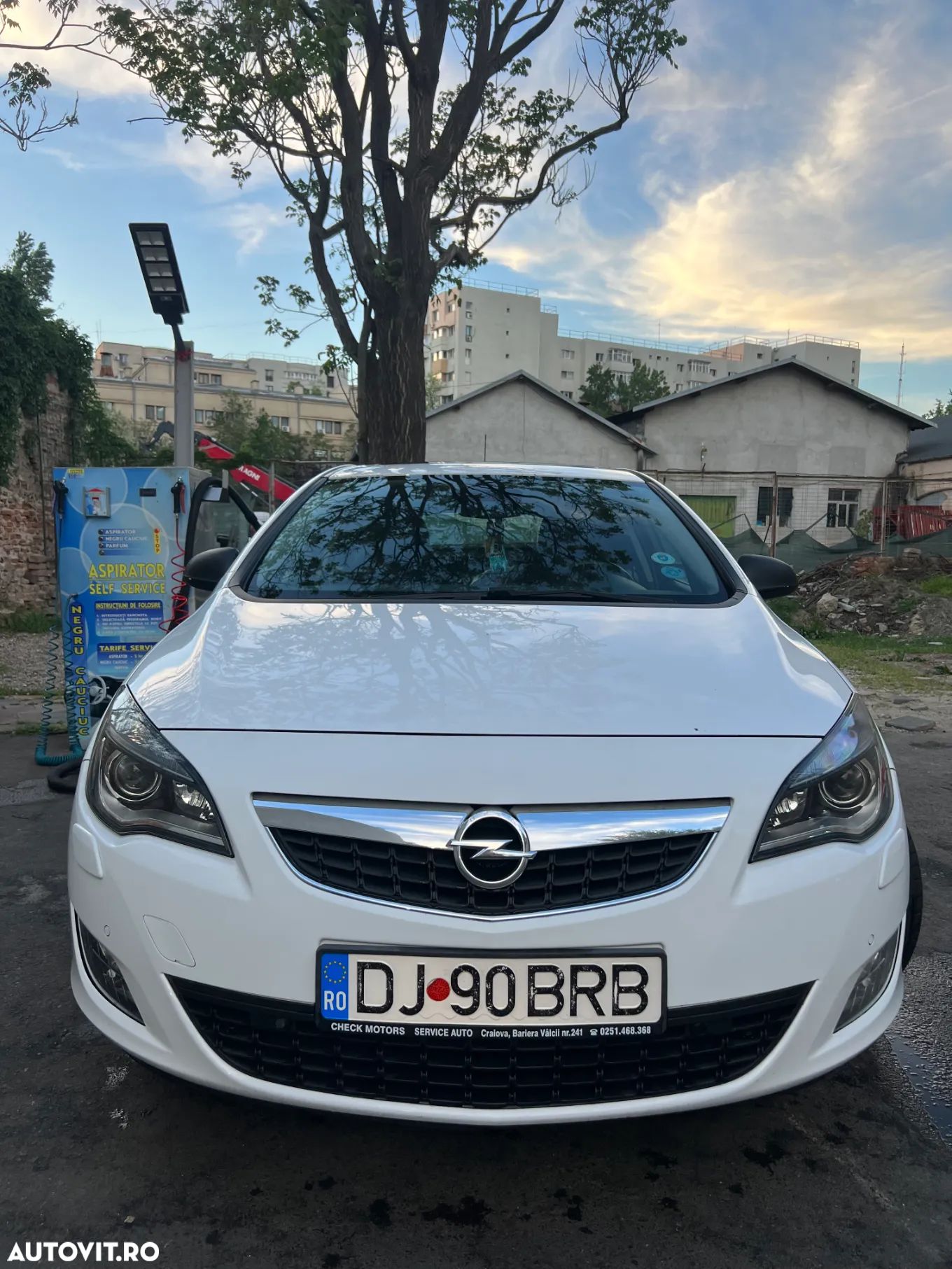 Opel Astra 1.7 CDTI Cosmo - 1