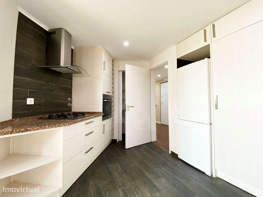 Apartamento T4 em Cascais com vista Mar e Serra-13