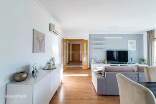 Apartamento T2 Casal de Cambra com box e arrecadação