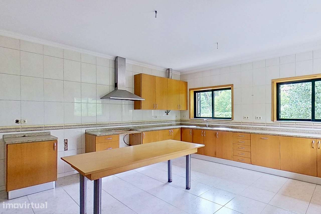 Moradia T4 Independente + T0 em Lago, Amares - Oportunidade Única!-11