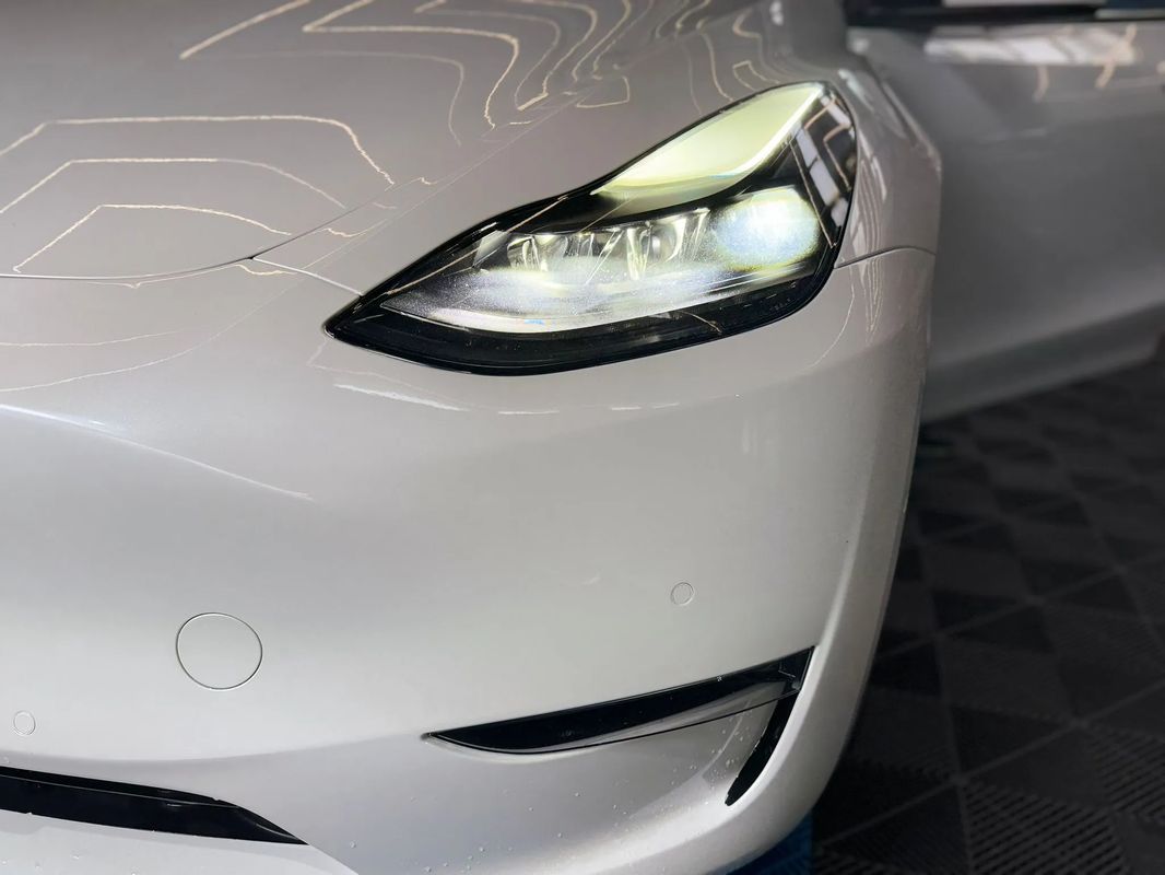 Tesla Model Y Long Range Dual Motor AWD - 33