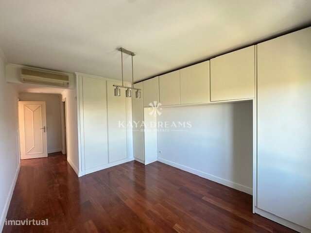 T6 para venda na Quinta Nova em Odivelas com 4 lugares de Parqueame... - Grande imagem: 5/31