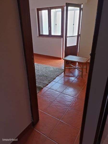 Alugo T1 Sobreda Caparica - Grande imagem: 4/6