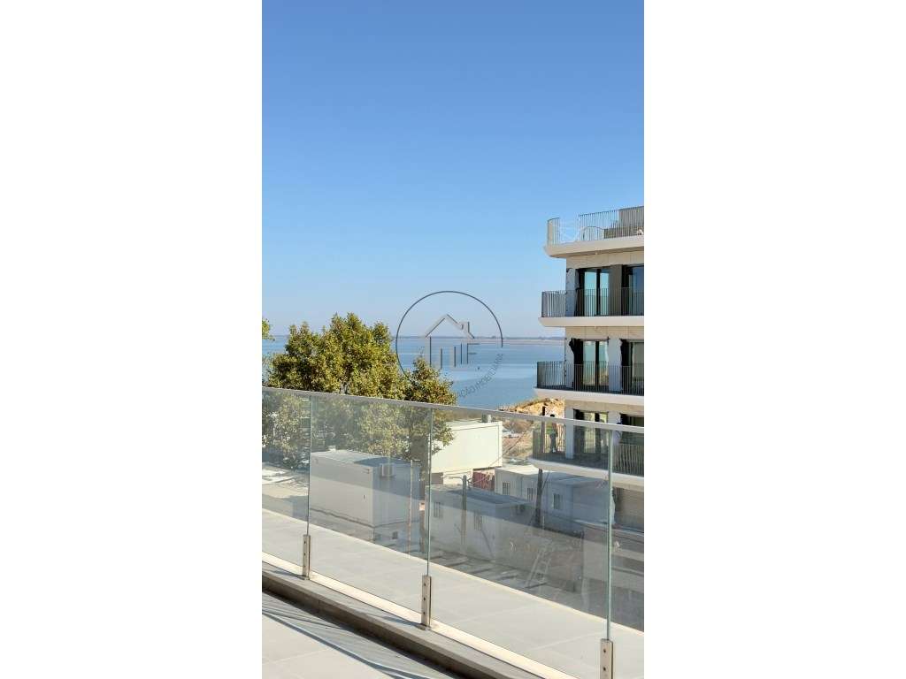 Apartamento T3+1 Duplex Novo Alcochete-2