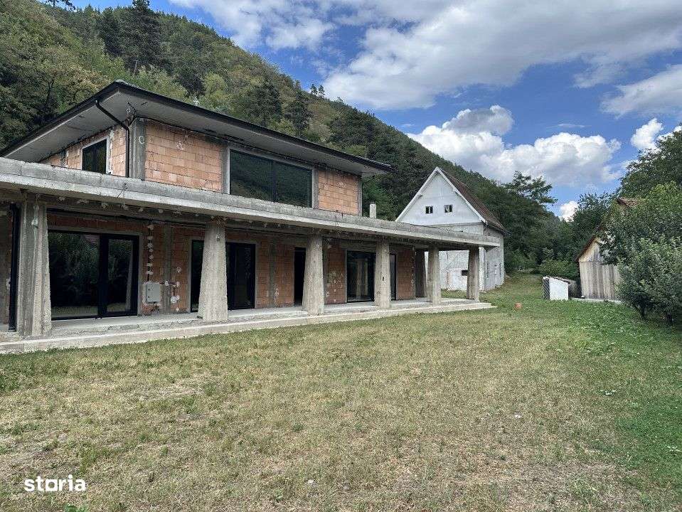 Casa de lux, cu vedere panoramica asupra muntilor, 2600mp teren Gura R - Imagine principală: 4/13