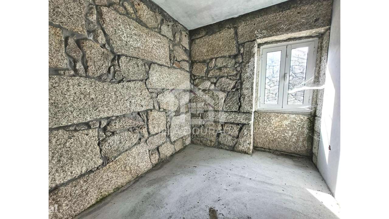 Oportunidade Única em Farves, Vouzela!-14