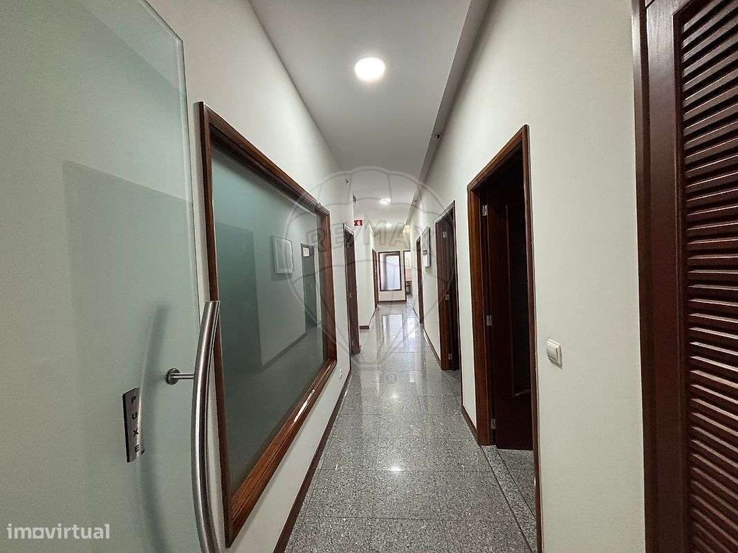 Loja  para arrendamento - Grande imagem: 2/27