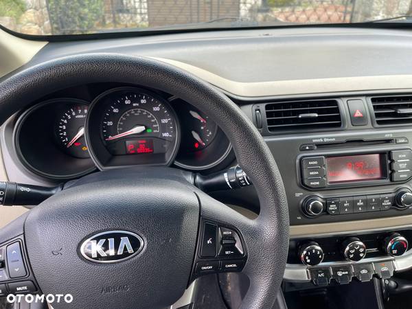 Kia Rio - 11