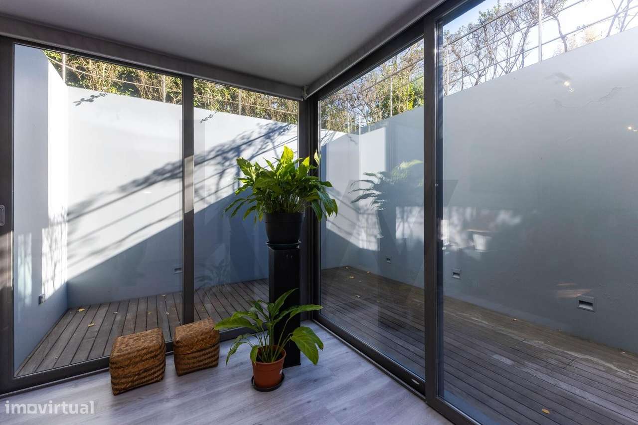 Fantástica moradia T3, com  jardim, piscina, situada em zona tranquila-52