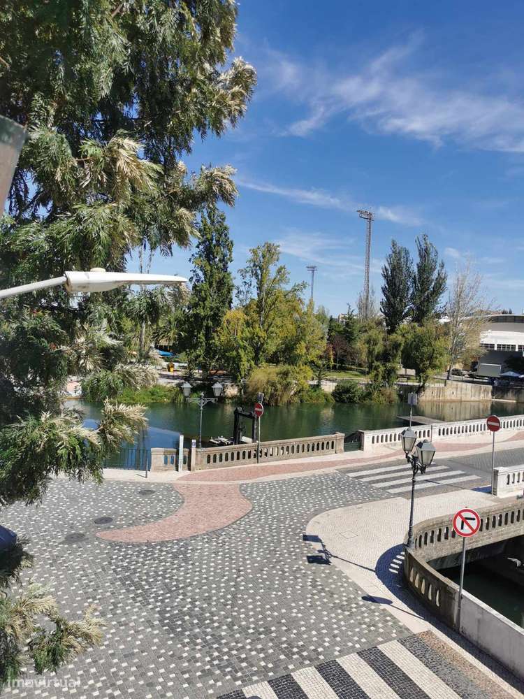 Prédio com localização de excelência na cidade de Tomar - P2986/23 - Grande imagem: 5/23