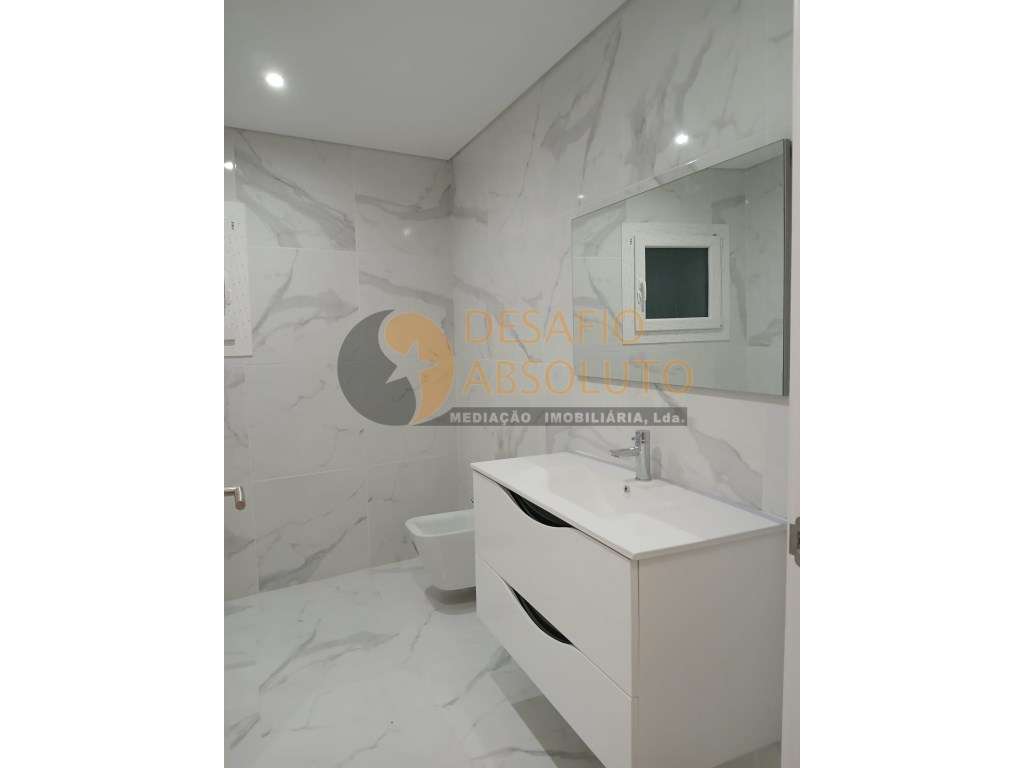 Moradia Geminada T3 c/ Pérgula. Fernão Ferro-7