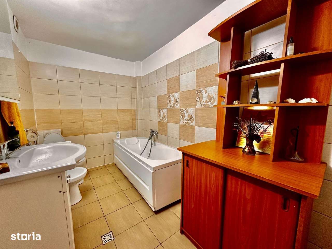 Apartament la casa in centru - pretabil sediu firma-8
