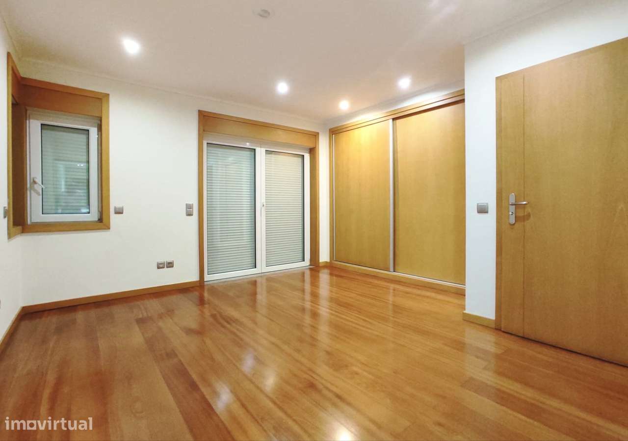 Moradia T4 NOVO PREÇO a 25min. do Porto-10