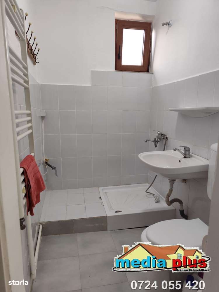 Apartament 3 camere semidecomandat de vânzare – Micro 19-3