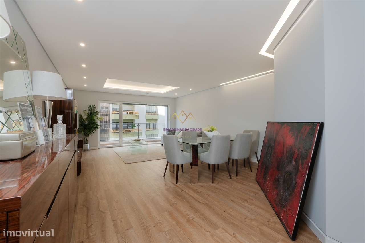 T3 com varanda e Garagem Box, em empreendimento de charme - Grande imagem: 5/31