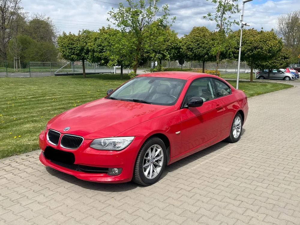 BMW 3 Series E90/E91/E92/E93 318i Edition Exclusive 2012