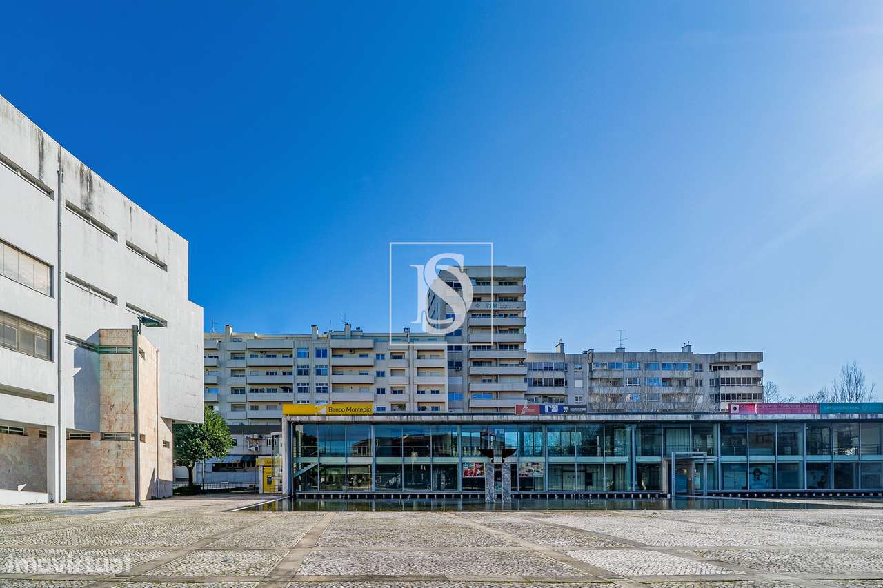 Loja 141m2 na Praça da Justiça, em frente ao Tribunal, Braga - Grande imagem: 4/34