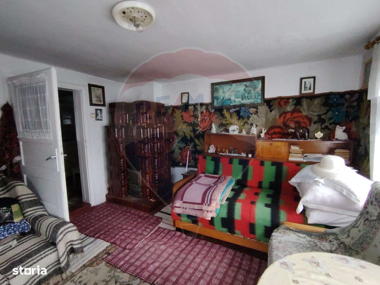 Casă / Vilă cu 6 camere de vânzare în zona Central-7