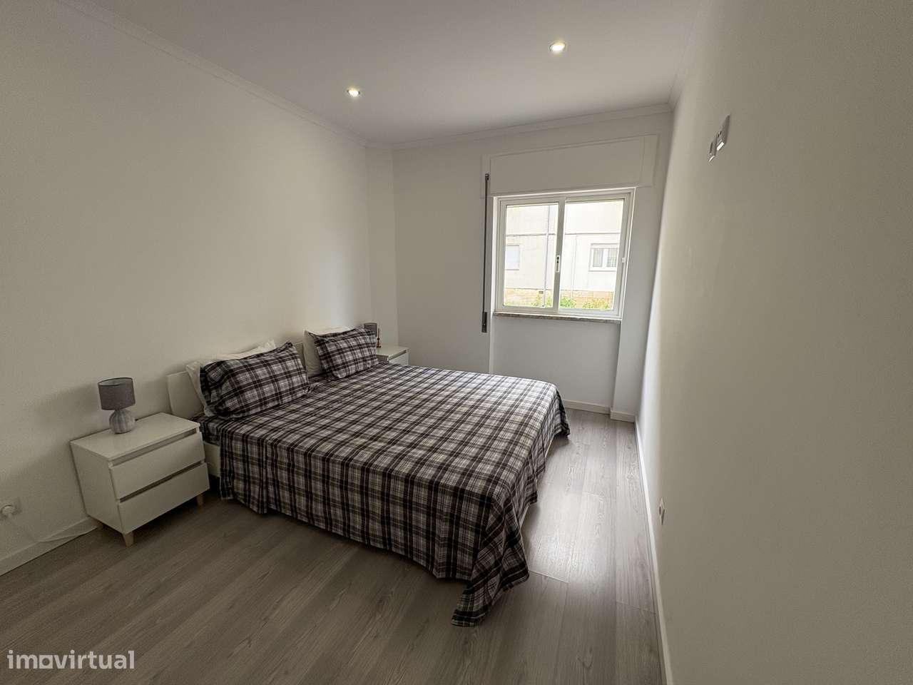 Apartamento T2 totalmente remodelado! A apenas 50 metros do ALDI.-7