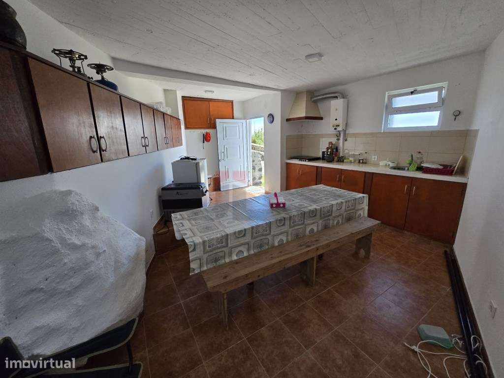 Moradia Isolada T2 -Rocha da Relva-34