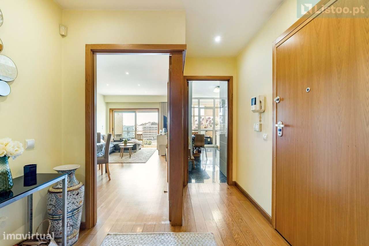 Apartamento T2 Amplo c/ Varanda e Garagem | Canidelo-6