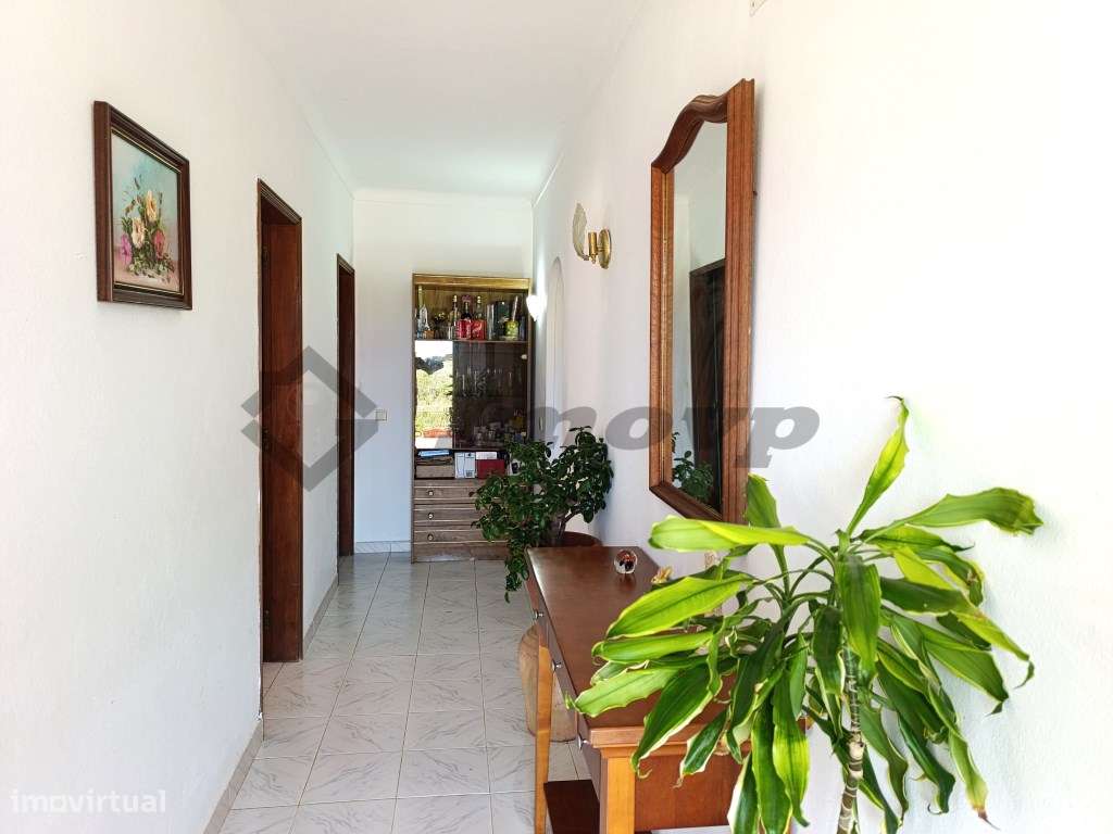 Moradia T3 com amplo terreno a 1,5 km da praia, Vila do Bispo-8