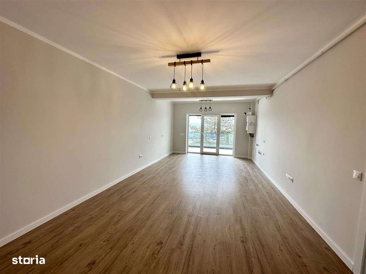 Ap modern cu 2 camere si terasa mare, parcare, aer conditionat - Imagine principală: 5/5