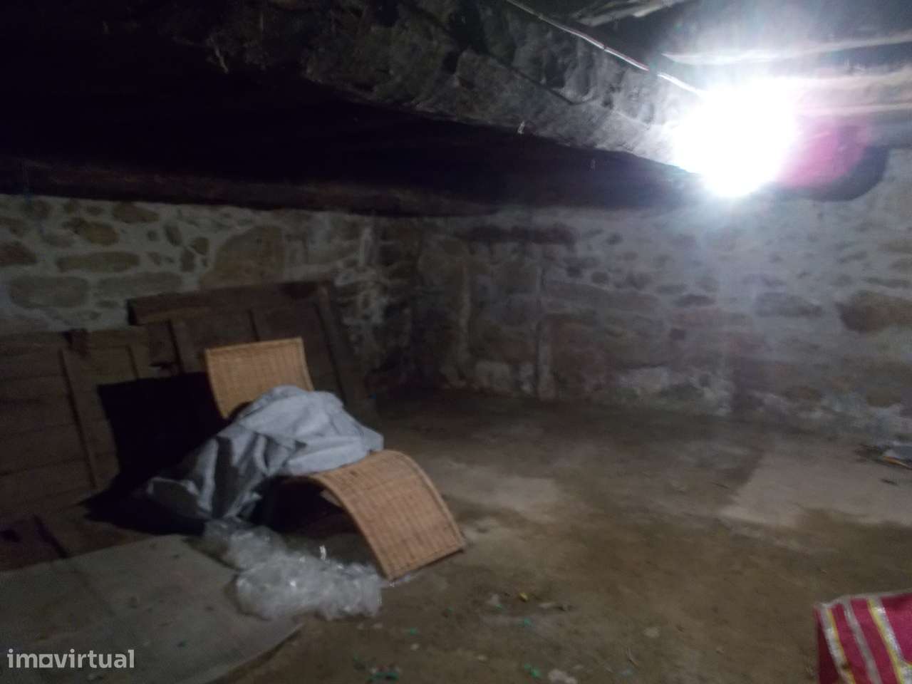 Casa e Garagem Oportunidade 15 minutos de Chaves-13