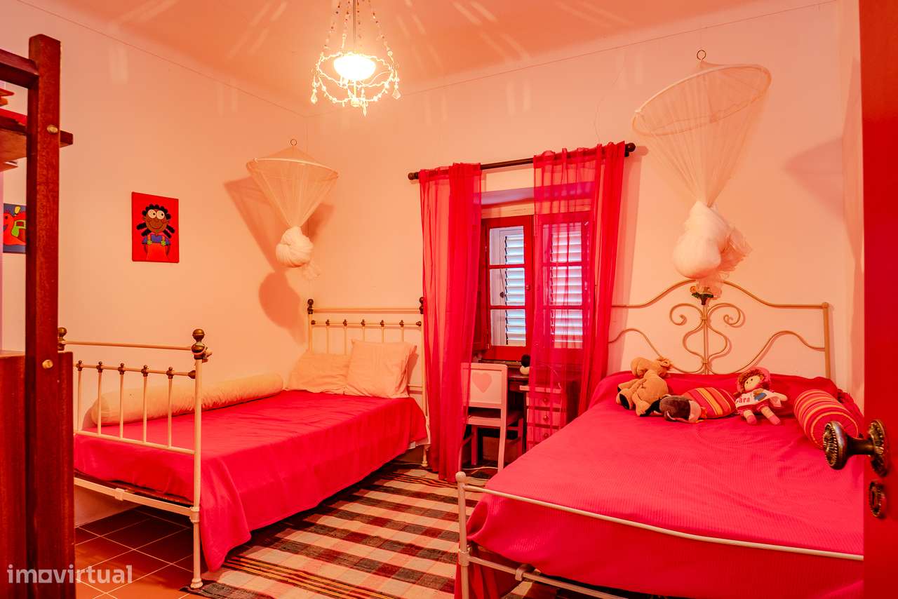 CASA COM QUINTAL | PARA VENDA | FALCOEIRAS-17