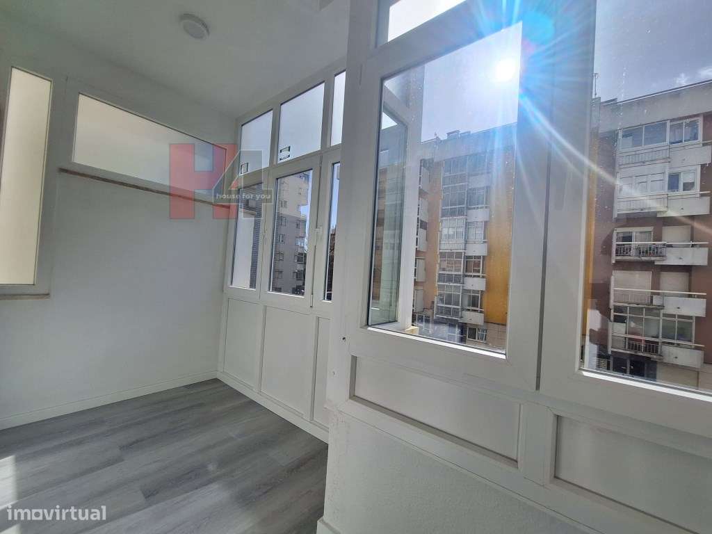 Apartamento T2 totalmente remodelado em Oeiras próximo da praia-19