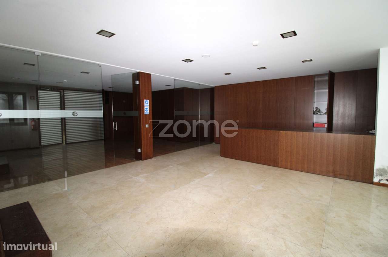 Armazém Industrial em Guimarães - Grande imagem: 2/20