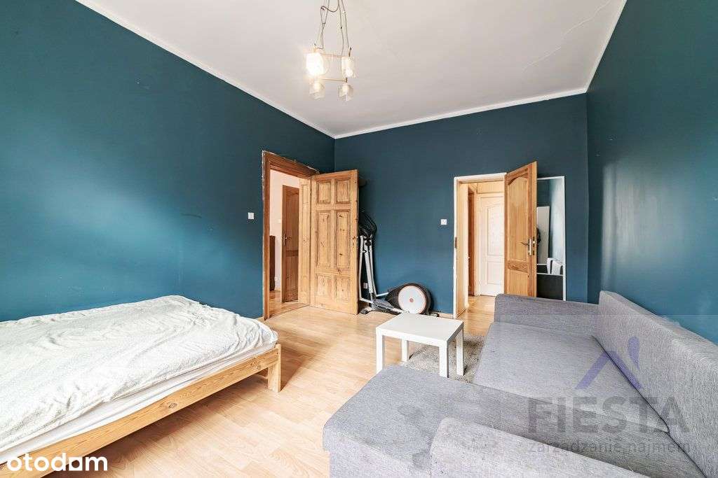 Duże mieszkanie w kamienicy do remontu-1