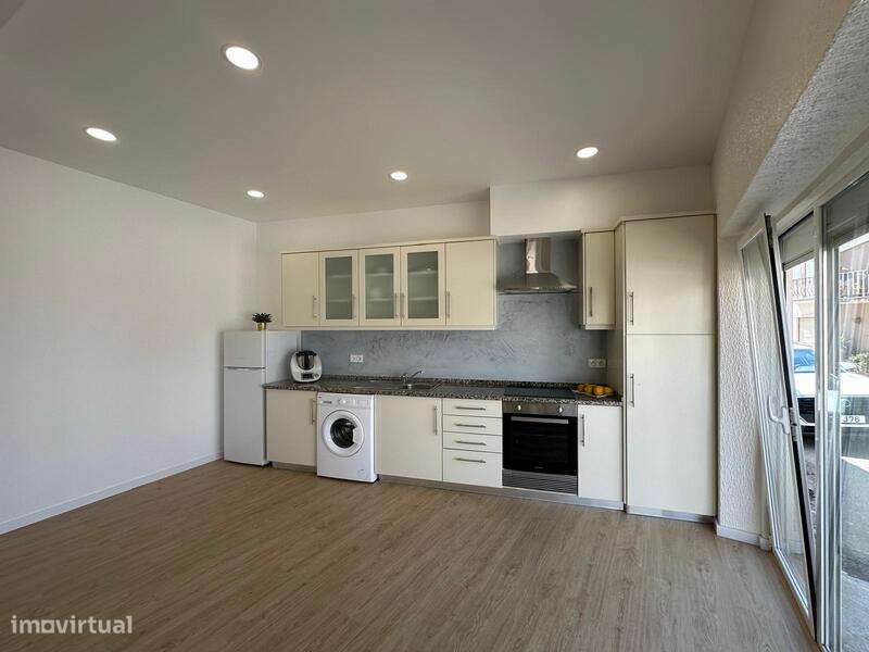 Moradia T2 Remodelada com Vista Mar Próxima das Praias na Lourinhã-6