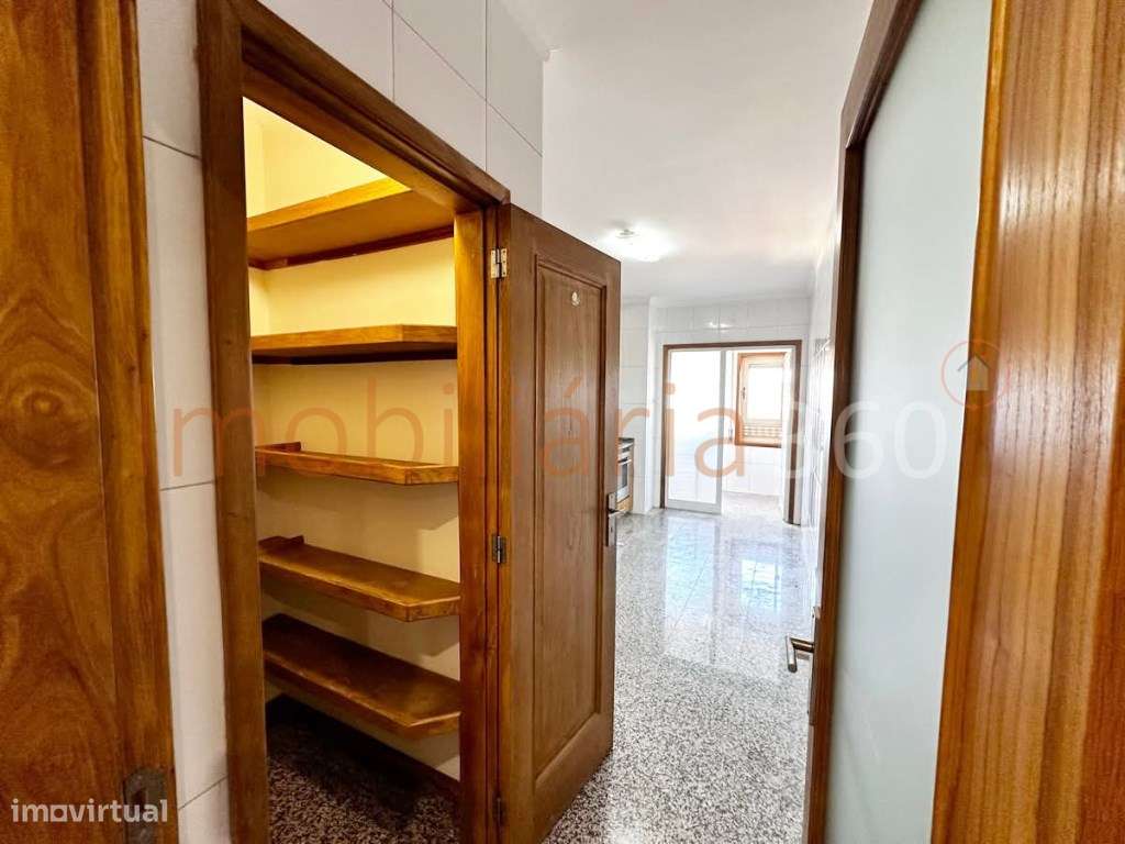 **Apartamento T3 à venda em localização privilegiada!**-5