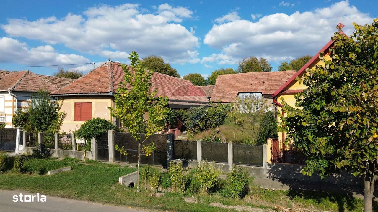 Casă cu 3 camere și este 2.500 mp teren , Blăjel – aproape de Medias-1