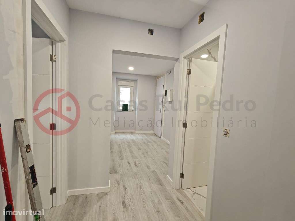 Apartamento T2 totalmente remodelado, no Dafundo, Cruz Quebrada - Grande imagem: 4/16