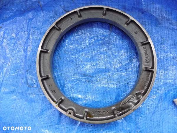 obudowa hamulca planetarnego r101161 john deere 6300 6100 6200 6400 - 1