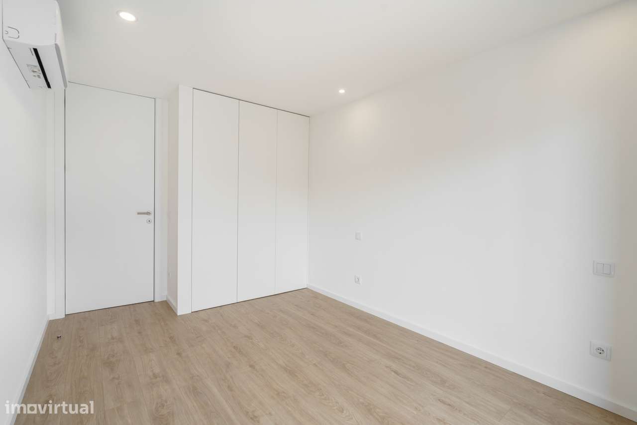 Exclusivo T3 Novo no Último Piso | 196 m² | Duas Frentes-24