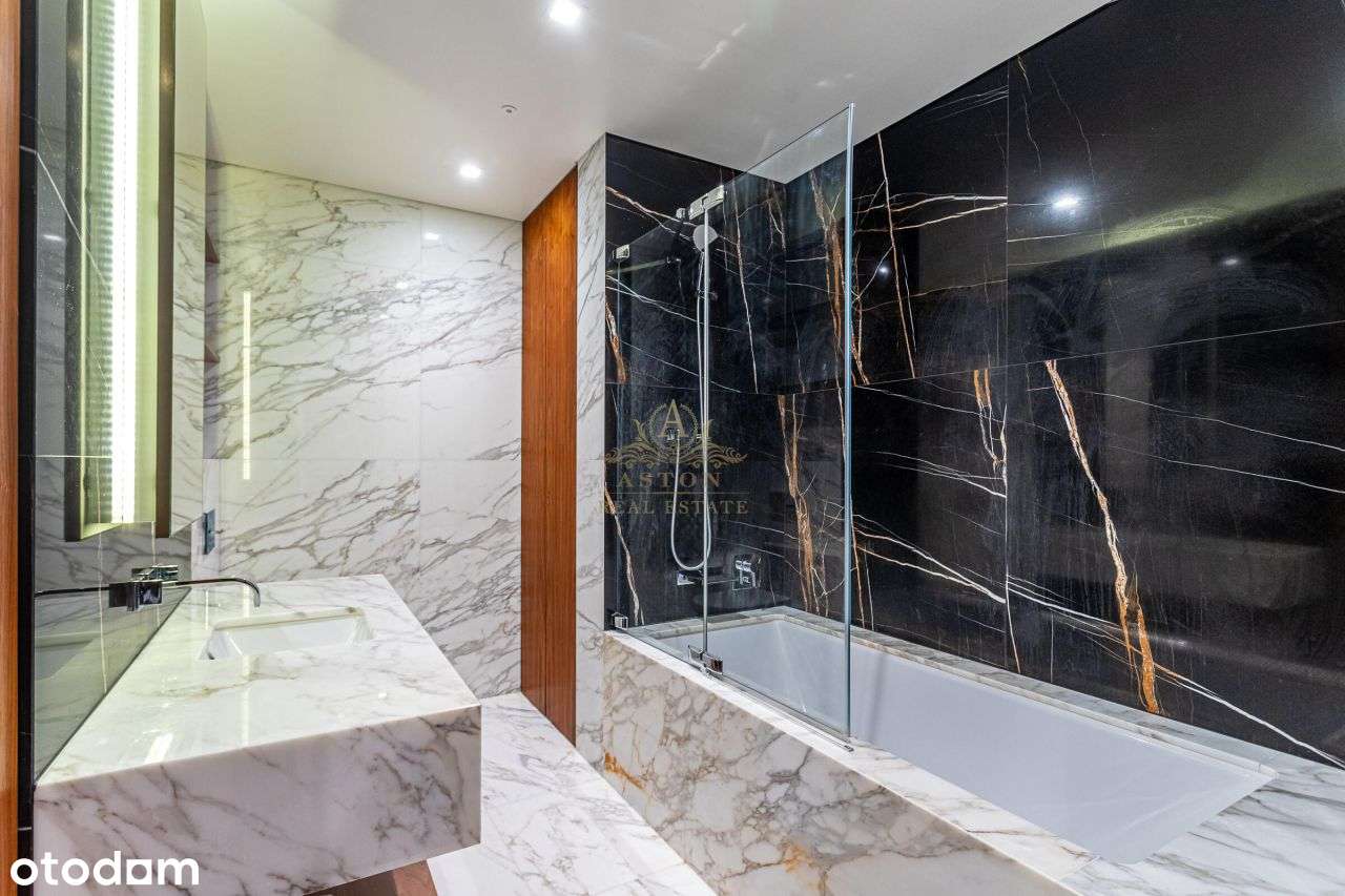 Luxury 1-bedroom apartment on Złota 44-15